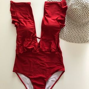 V-plunge ruffle shoulder one piece swimsuit